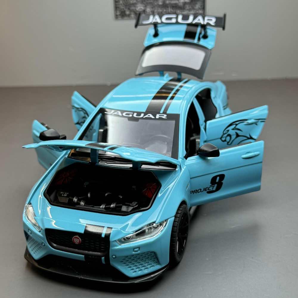 1:24 Jaguar 2017 XE SV Project 8 Die Cast Model Car