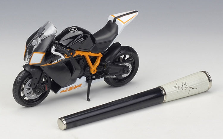 1:18 KTM 2011 RC8 1190 R Motorcycle Model