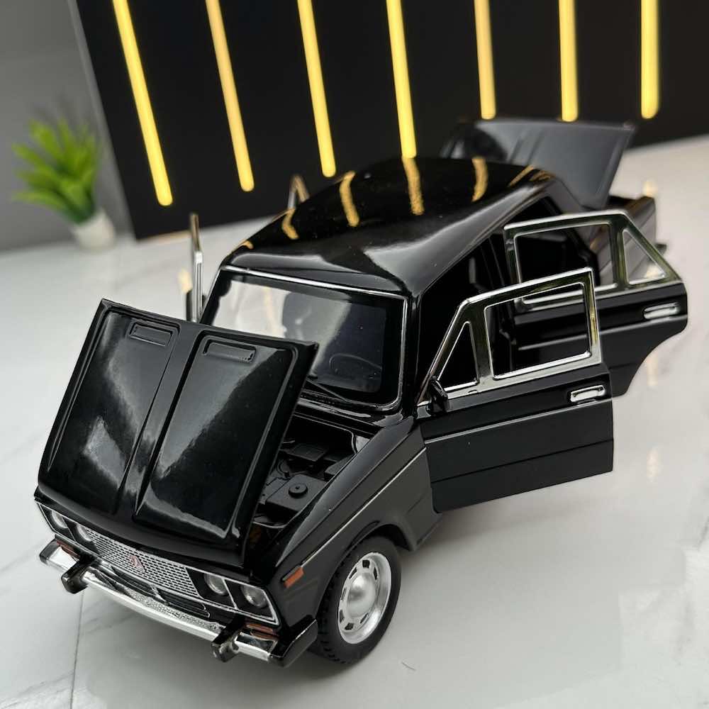 1:24 Lada 1976 2106/1600 Die Cast Model Car