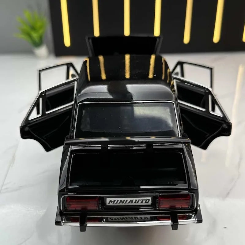 1:24 Mercedes-Benz SLS 