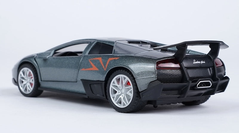 1:32 Lamborghini 2009 Murciélago LP670–4 Die Cast Model Car