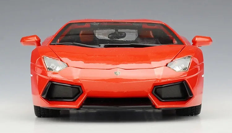 1:18 Lamborghini Aventador LP700-4 del 2013 