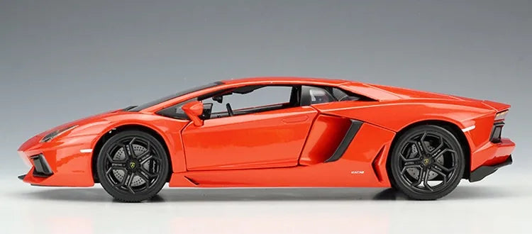 1:18 Lamborghini Aventador LP700-4 del 2013 