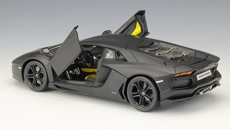 1:18 Lamborghini Aventador LP700-4 del 2013 