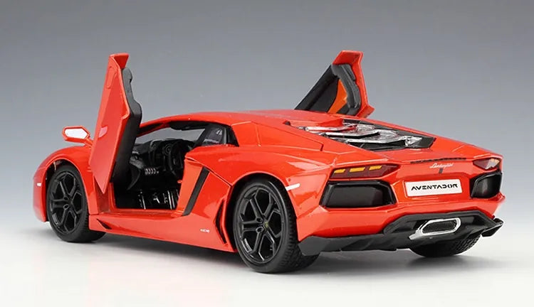 1:18 Lamborghini Aventador LP700-4 del 2013 