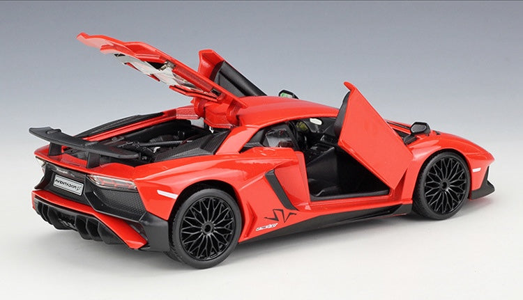 Lamborghini Aventador LP750-4 SV 2016 in scala 1:24 