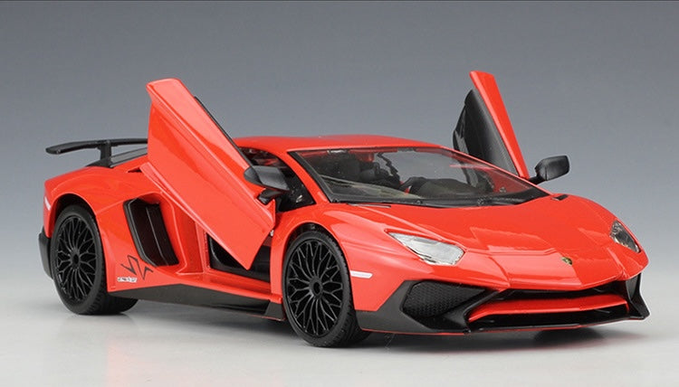 Lamborghini Aventador LP750-4 SV 2016 in scala 1:24 