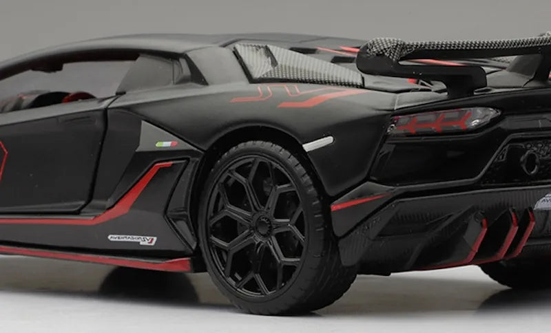 Lamborghini Aventador LP770-4 SVJ 2018 à l'échelle 1:32 