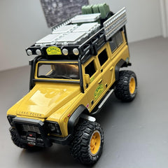 1:28 Land Rover 1998 Defender 110 Camel Trophy Die Cast Model Car