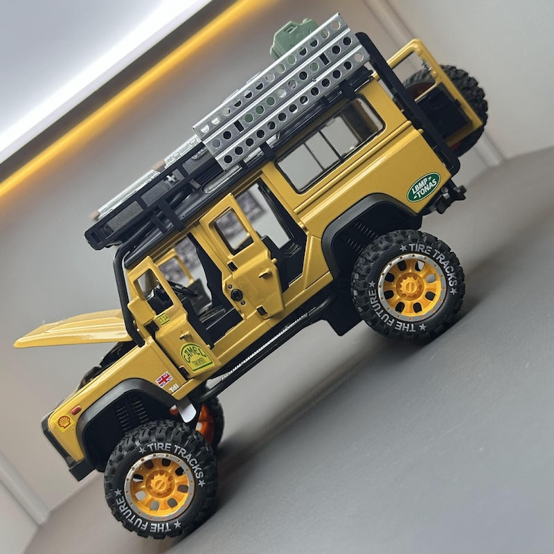 1:28 Land Rover 1998 Defender 110 Camel Trophy Die Cast Model Car