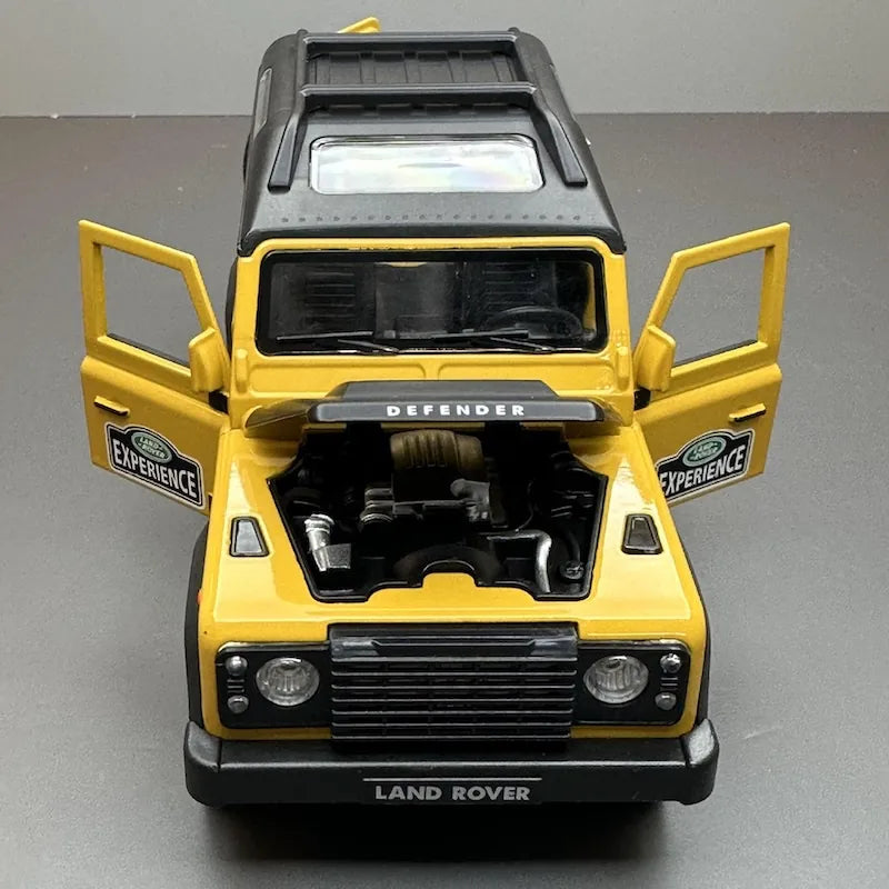 1:32 Land Rover 2009 Defender Fire Die Cast Model Car