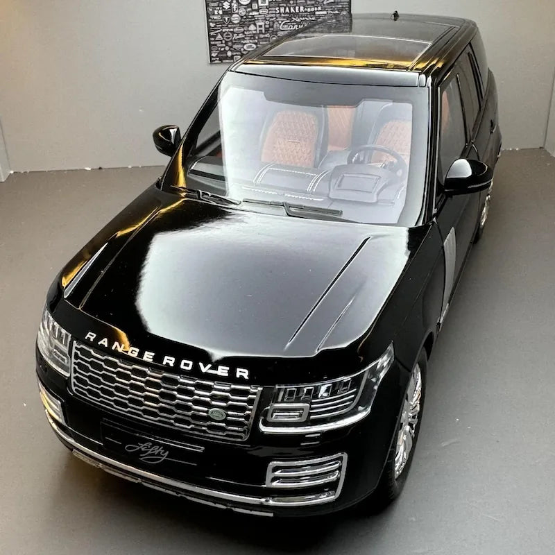 Scala 1:18 Land Rover Range Rover del 2012 