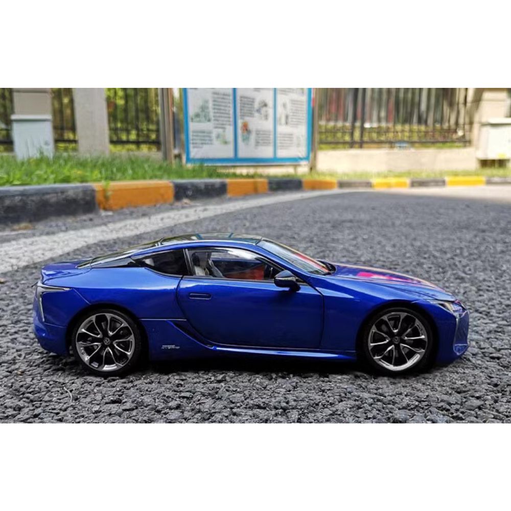 1:18 Lexus 2016 LC 500h Die Cast Model Car