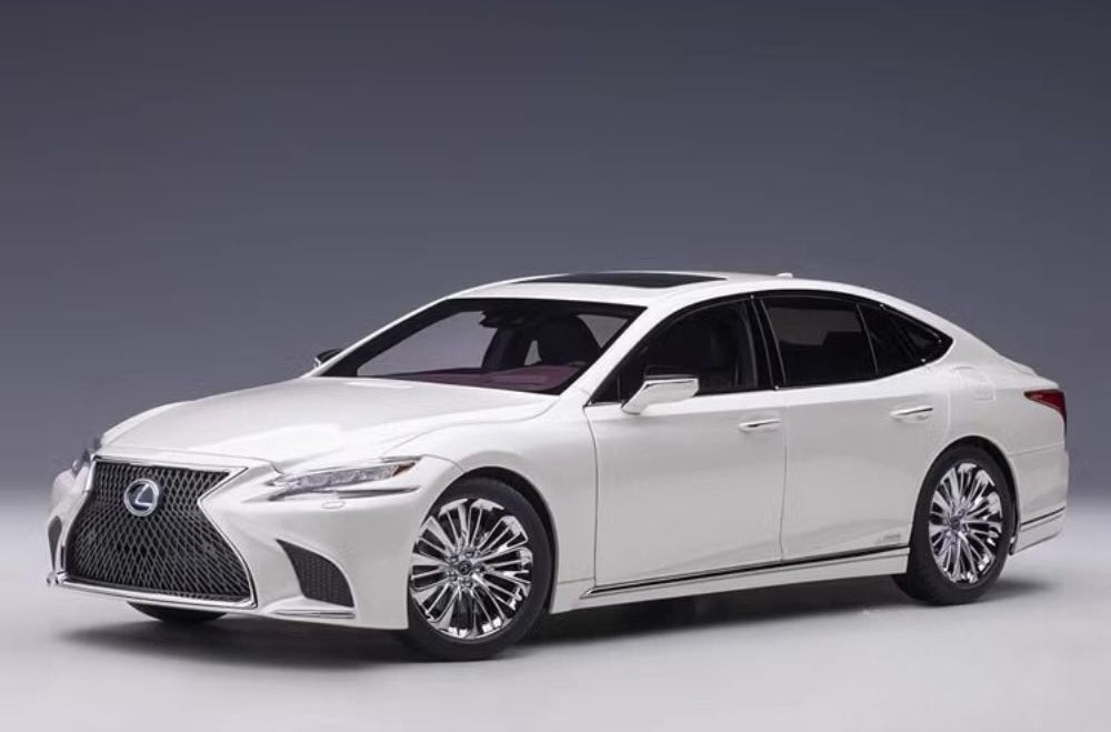 1:18 Lexus 2017 LS 500h Die Cast Model Car