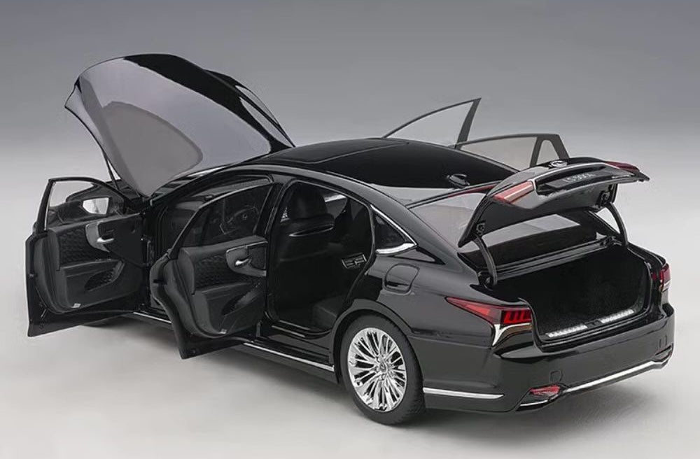 1:18 Lexus 2017 LS 500h Die Cast Model Car