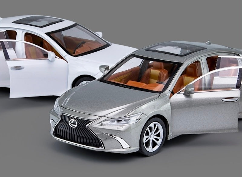 1:24 Lexus 2018 ES300h Die Cast Model Car