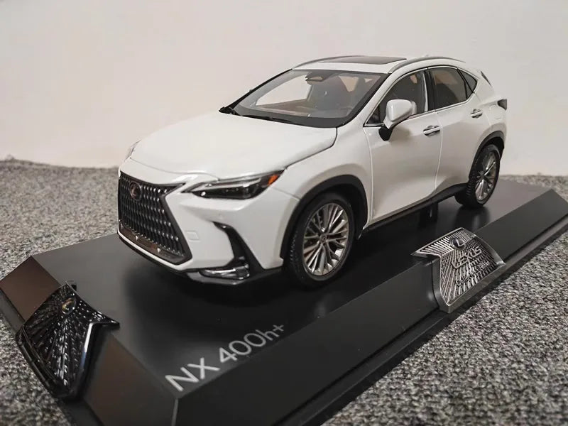 1:18 Lexus 2022 NX 400h+ White Die Cast Model Car