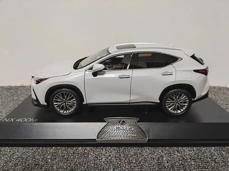 1:18 Lexus 2022 NX 400h+ Die Cast Model Car