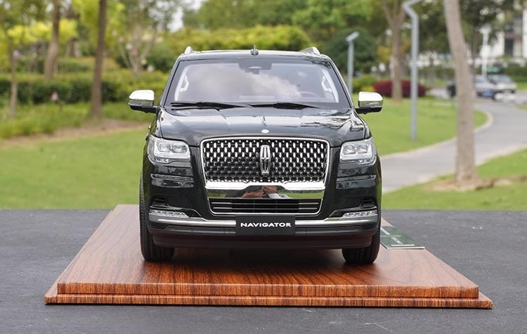 1:18 Lincoln 2019 Navigator Die Cast Model Car