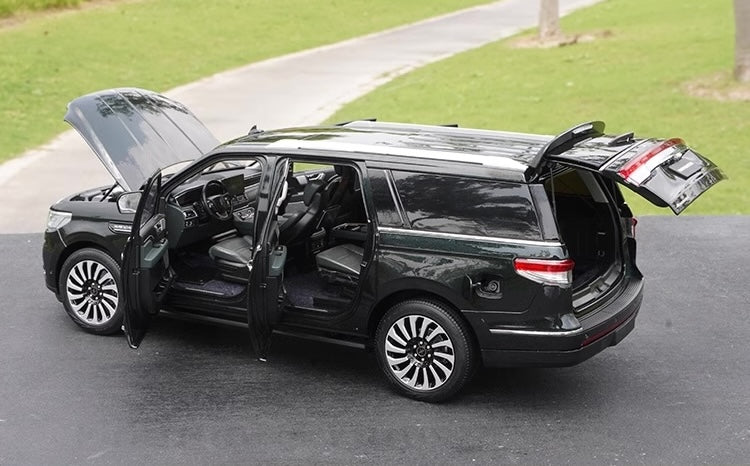 1:18 Lincoln 2019 Navigator Die Cast Model Car