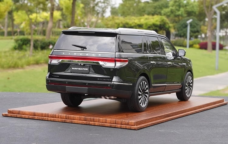 1:18 Lincoln 2019 Navigator Die Cast Model Car