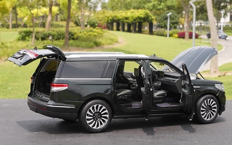 1:18 Lincoln 2019 Navigator Die Cast Model Car