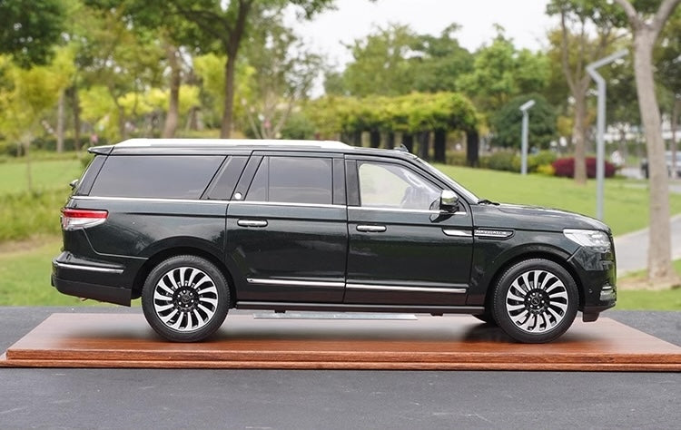 1:18 Lincoln 2019 Navigator Die Cast Model Car