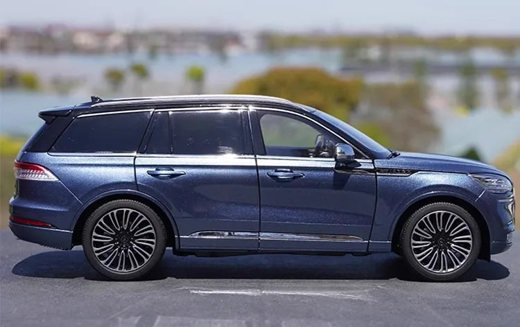 1:18 Lincoln 2020 Aviator