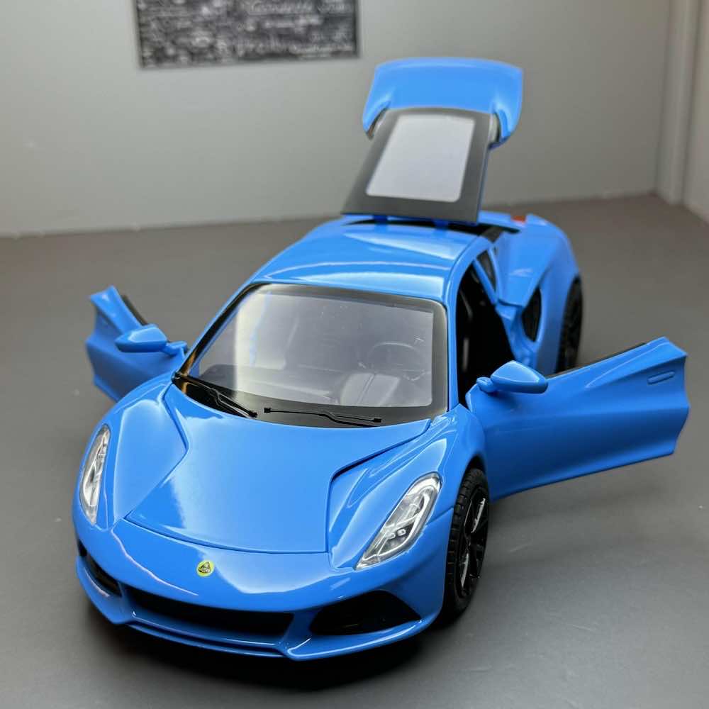 1:24 Lotus 2021 Emira Die Cast Model Car