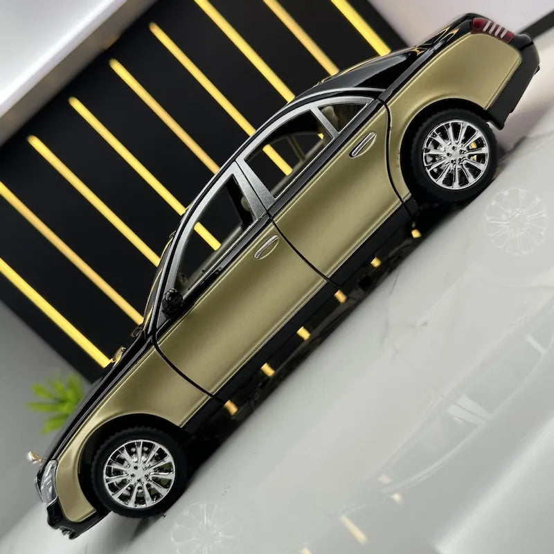 1:24 Mercedes-Maybach 2002 62S