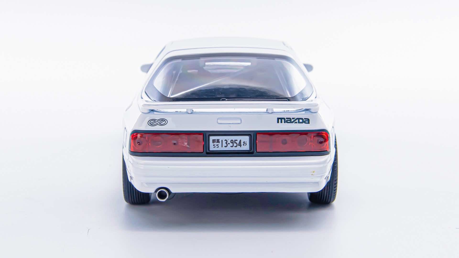 1:24 Mazda 1985 RX-7 Die Cast Model Car