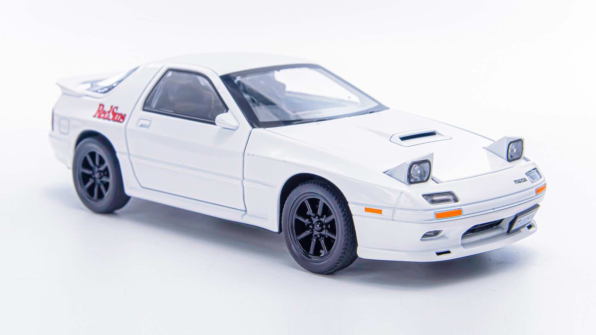 1:24 Mazda 1985 RX-7 Die Cast Model Car