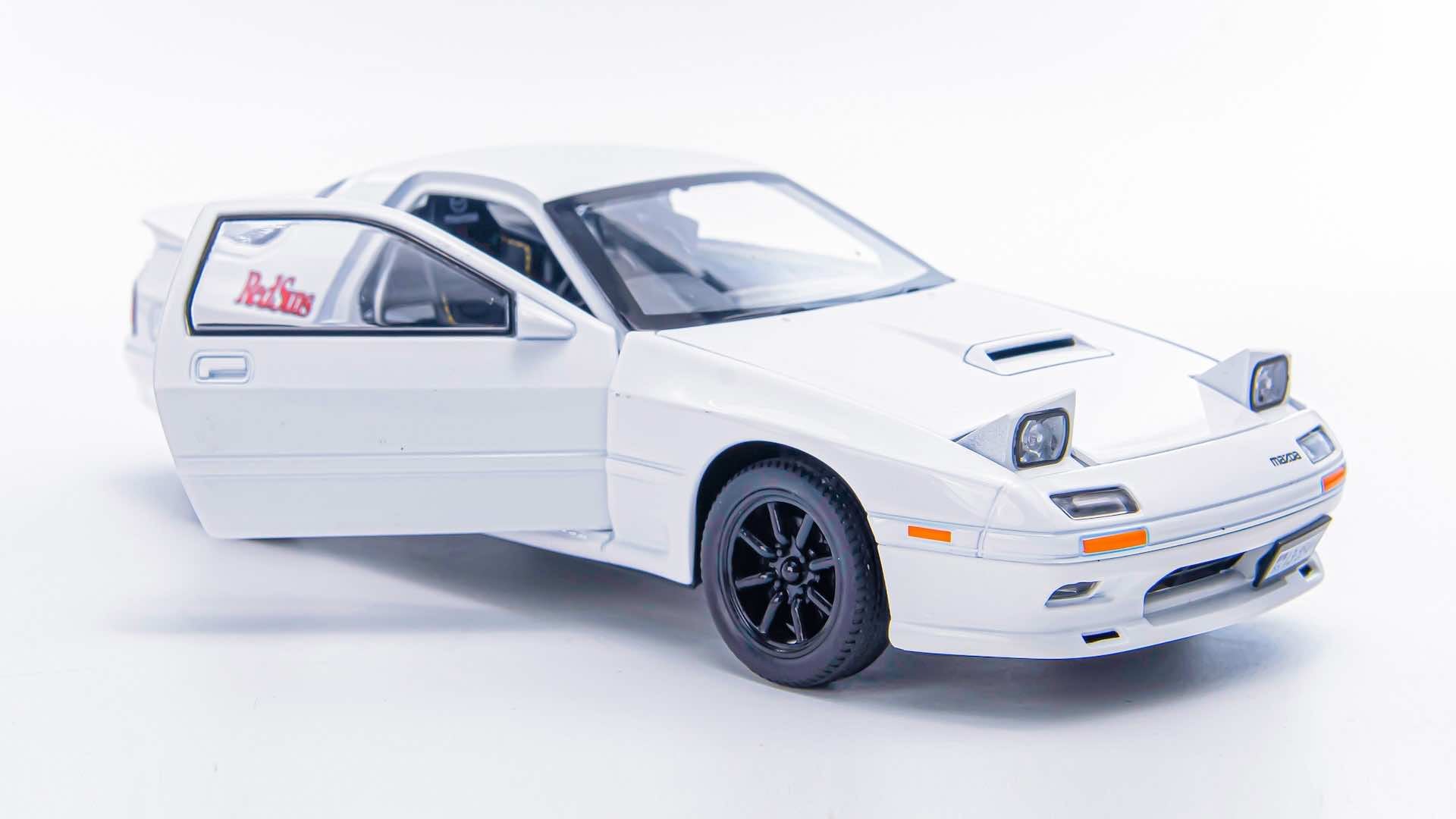 1:24 Mazda 1985 RX-7 Die Cast Model Car