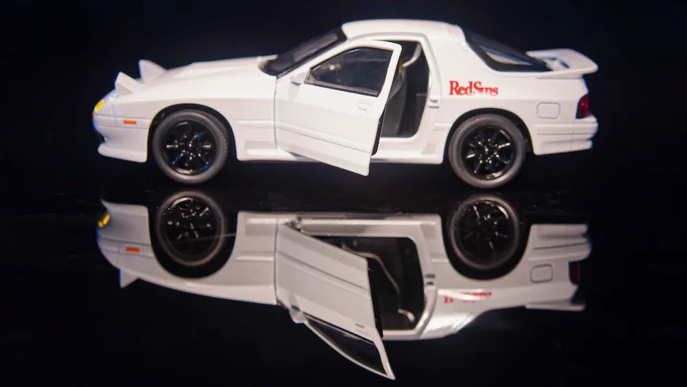 1:24 Mazda 1985 RX-7 Die Cast Model Car