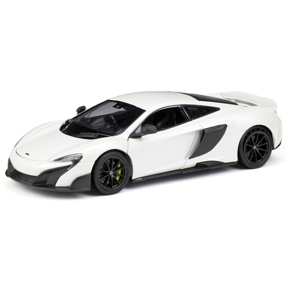 1:24 McLaren 2015 675LT White Die Cast Model Car