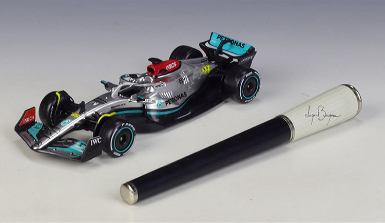 1:43 Mercedes-AMG 2022 F1 W13 E Performance Formula 1 Model Car