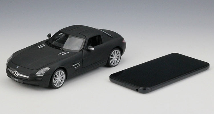 1:24 Mercedes-AMG 2010 SLS Die Cast Model Car