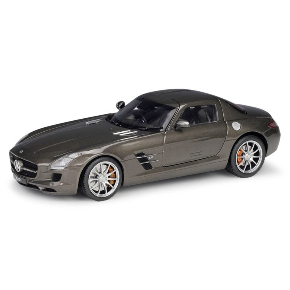 1:18 Mercedes-AMG 2010 SLS Die Cast Model Car