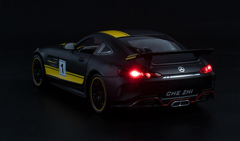 1:24 Mercedes-AMG 2018 GT R Die Cast Model Car