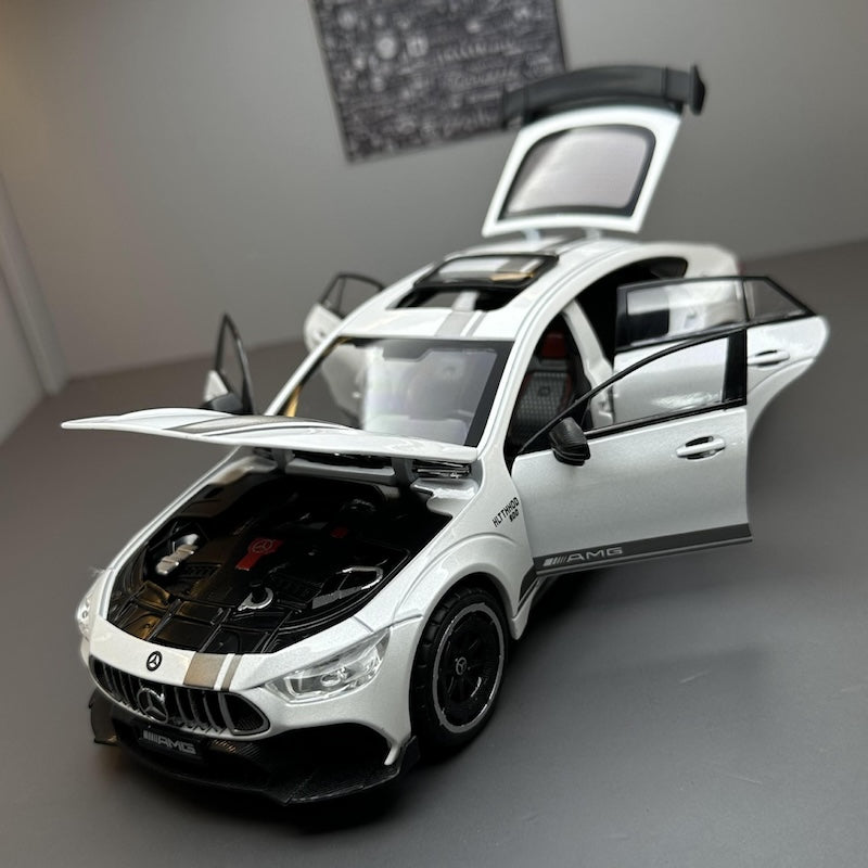 1:24 Mercedes-AMG 2018 GT63 4MATIC+ Die Cast Model Car