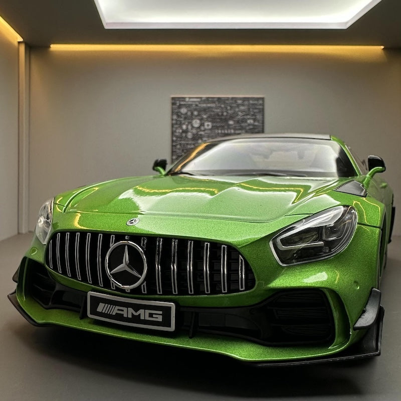 1:18 Mercedes-AMG 2019 GT R Pro Die Cast Model Car