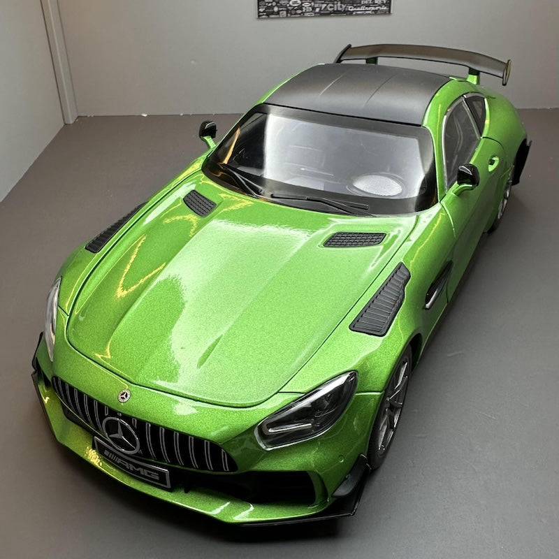 1:18 Mercedes-AMG 2019 GT R Pro Die Cast Model Car