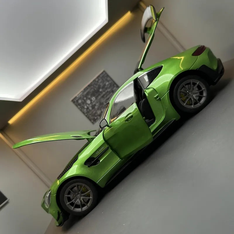 1:18 Mercedes-AMG 2019 GT R Pro