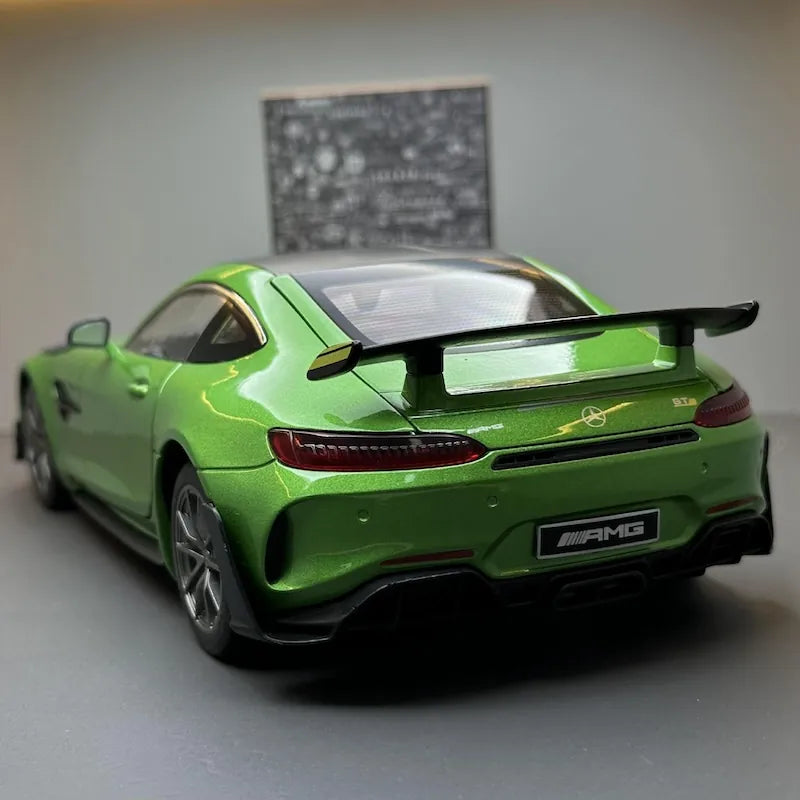 1:18 Mercedes-AMG 2019 GT R Pro