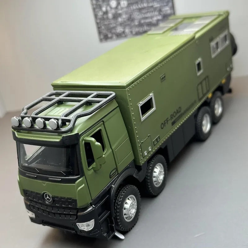 1:24 Mercedes-Arocs 2022 Nomadism Navigator F II Die Cast Model Car