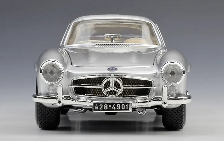 Mercedes-Benz 300 SL Roadster 1954 à l'échelle 1:18 