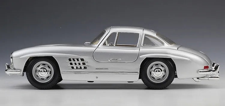 Mercedes-Benz 300 SL Roadster 1954 à l'échelle 1:18 