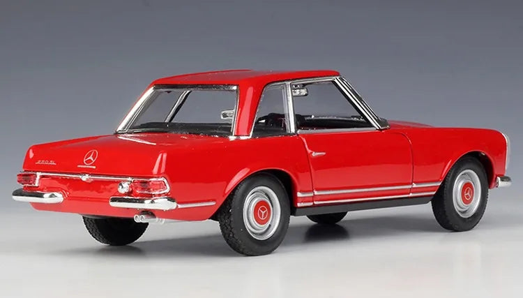 Mercedes-Benz 230SL 1963 à l'échelle 1:24 