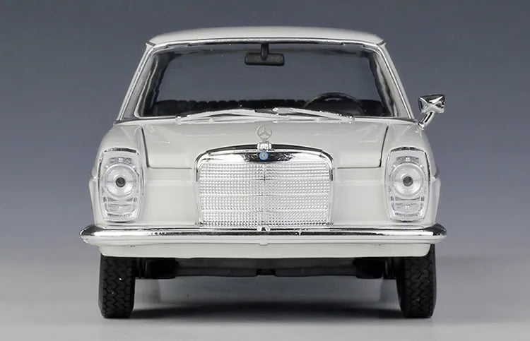 1:24 Mercedes-Benz 1973 220 