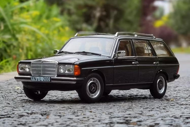 1:18 Mercedes-Benz 1977 W123 Estate (T-Modell) Die Cast Model Car